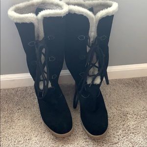 MK boots. NEED GONE LAST SALE